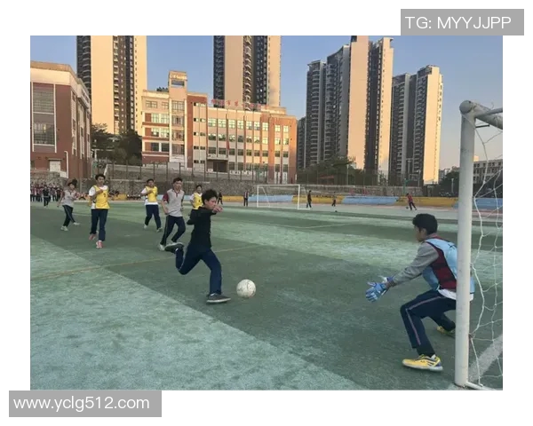 彩铅绘制足球明星全景图解让你领略绿茵场上的传奇风采 彩铅绘制足球明星全景图解让你领略绿茵场上的传奇风采